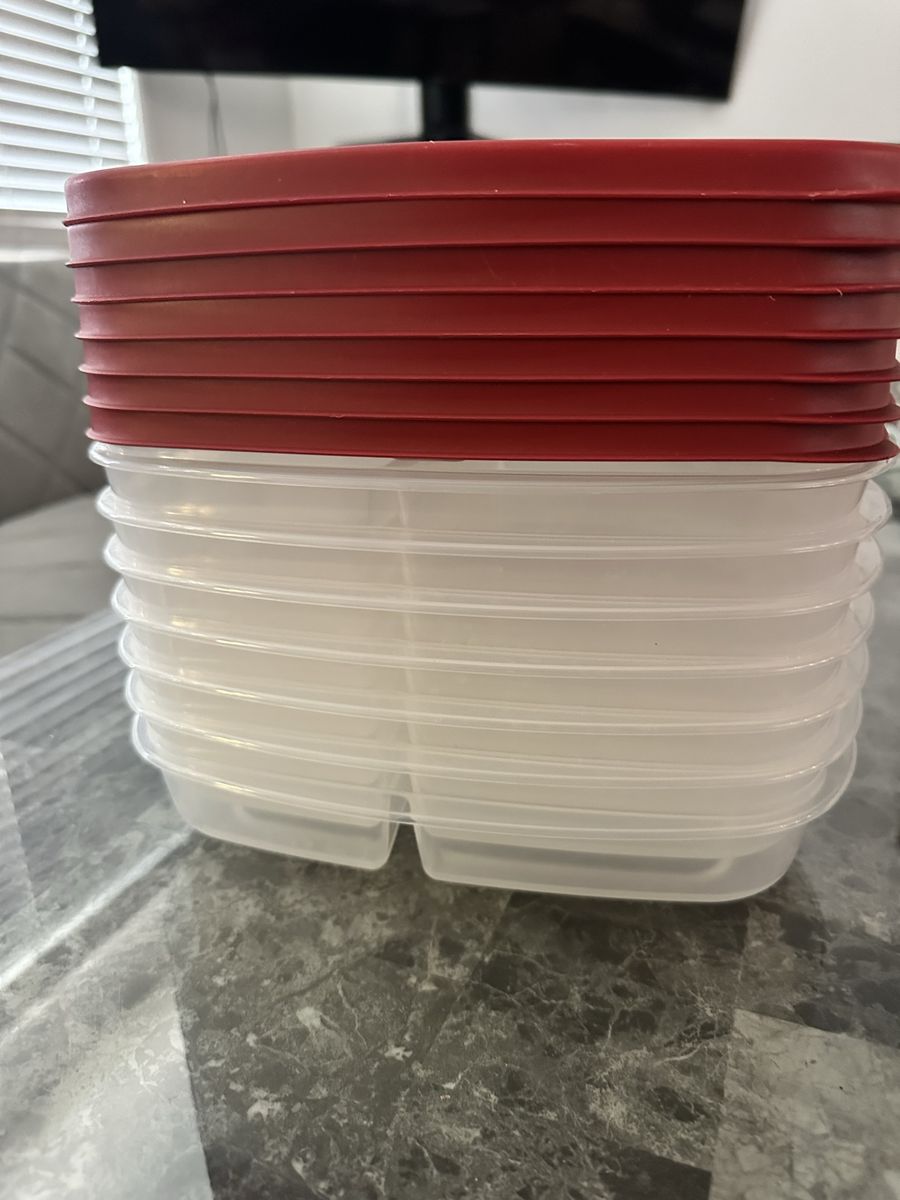 Plastic dishes