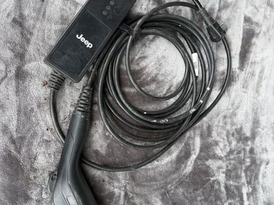 Jeep OEM Level 1 EV Charger (Mopar 75M) - Works with All Plug-in Hybrid Models - Excellent Condition