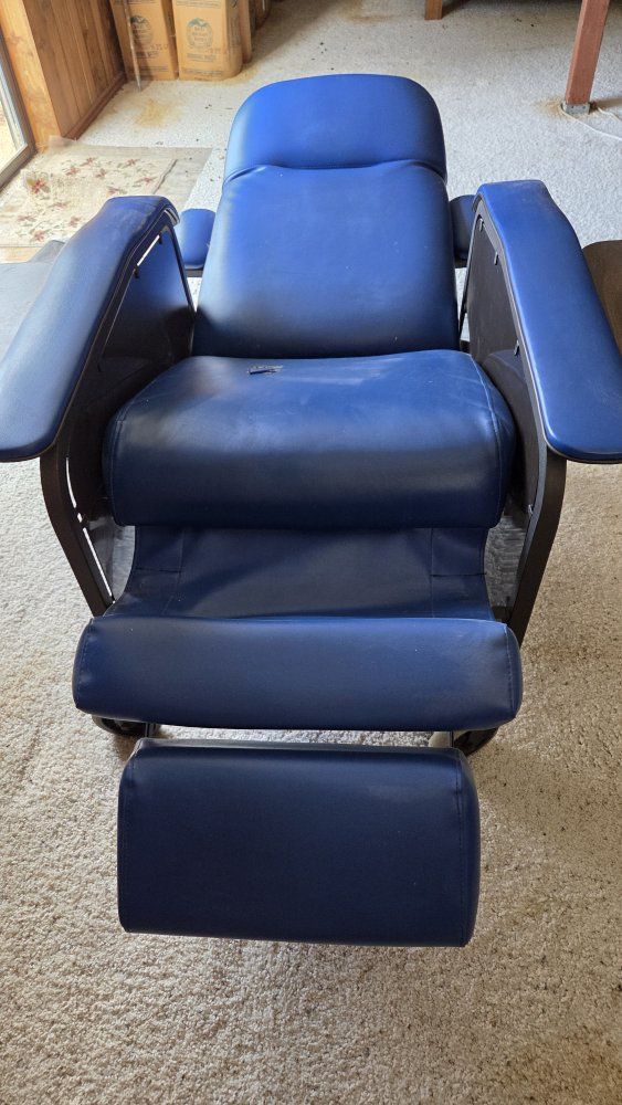 Lumex Clinical Care Reclining Chair