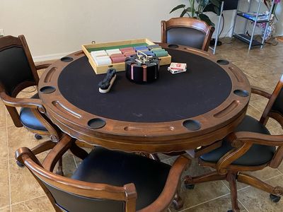 Coaster home furnishing Round Wood Poker/Game Table with 4 Chairs - Black Felt Top & Cupholders, Casino Style