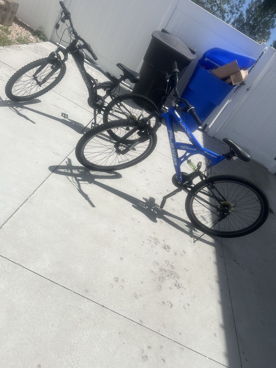 Kent Flexor 26" 21-Speed Full Suspension Mountain Bike & Hyper Shocker FS 26" Mountain Bike