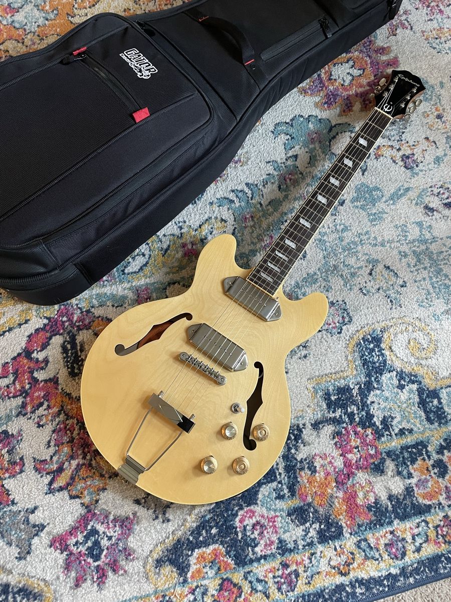Epiphone Casino Coupe with case P90