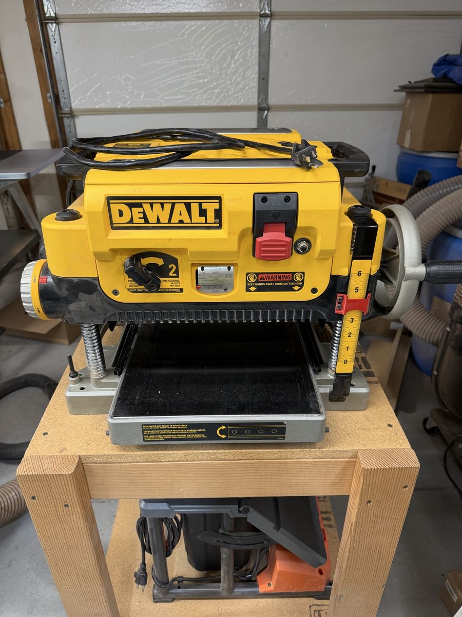 Dewalt DW735 Planer