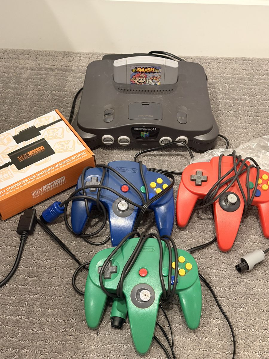 Nintendo 64 Lot 3 Controllers and Super Smash Bros N64