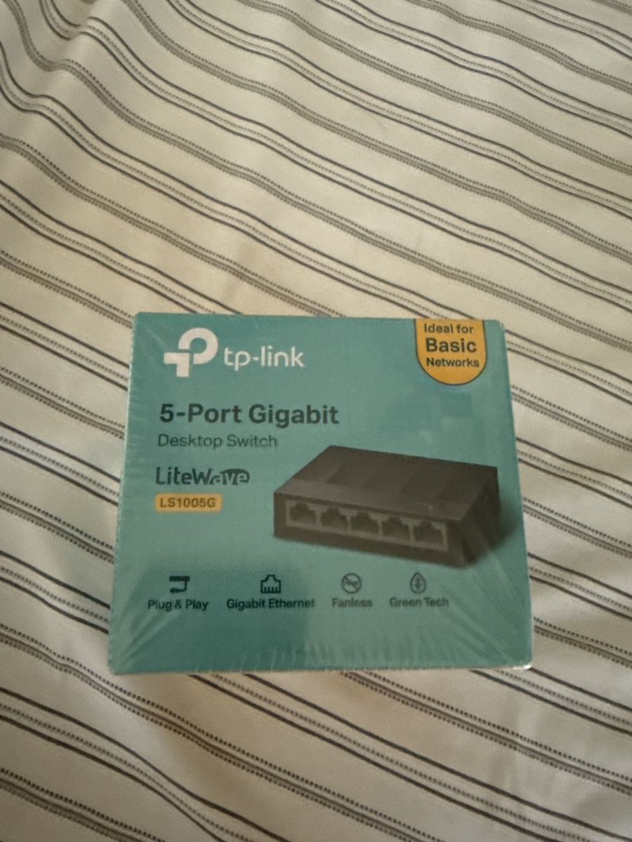 TP-Link LiteWave LS1005G 5-Port Gigabit Desktop Switch - Plug & Play, Fanless, Green Tech