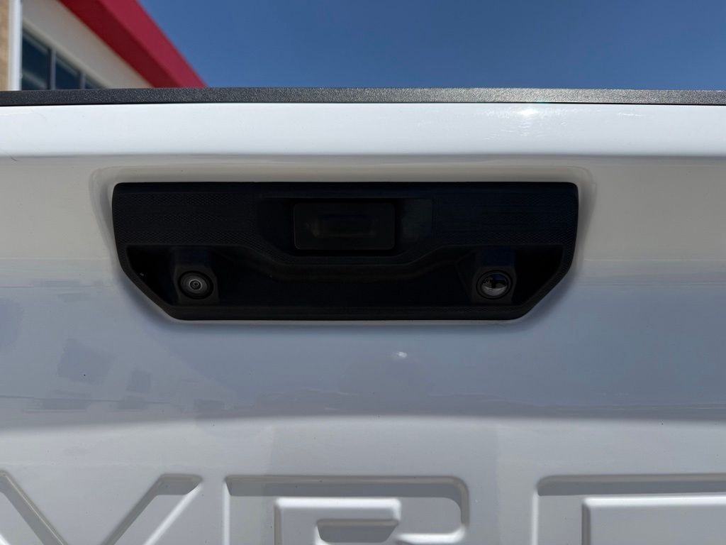 Main image 7