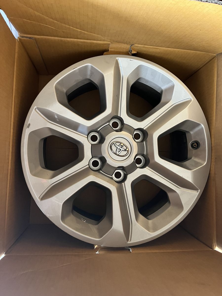 4 2024 Toyota 4Runner R17 wheels