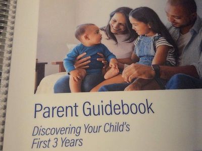 Welcome Baby Parent Guidebook: Discovering Your Child's First 3 Years, United Way 2020 Edition