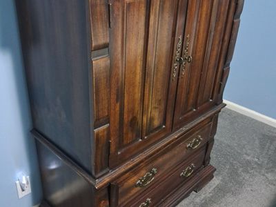 Sturdy Dresser