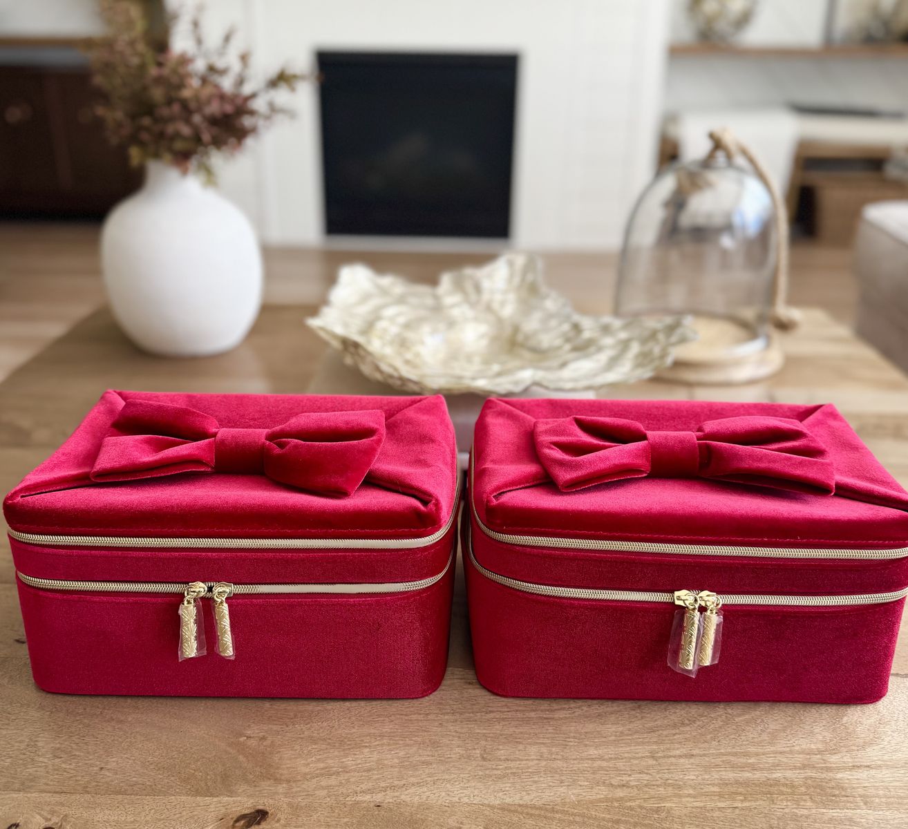Beautiful | Red Velvet | Bow | Makeup Case