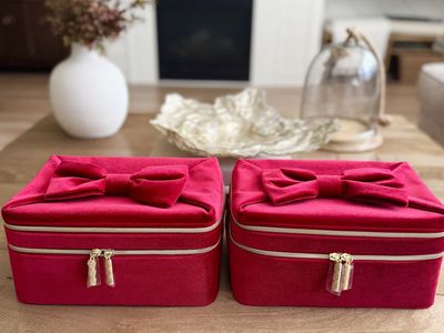 Beautiful | Red Velvet | Bow | Makeup Case