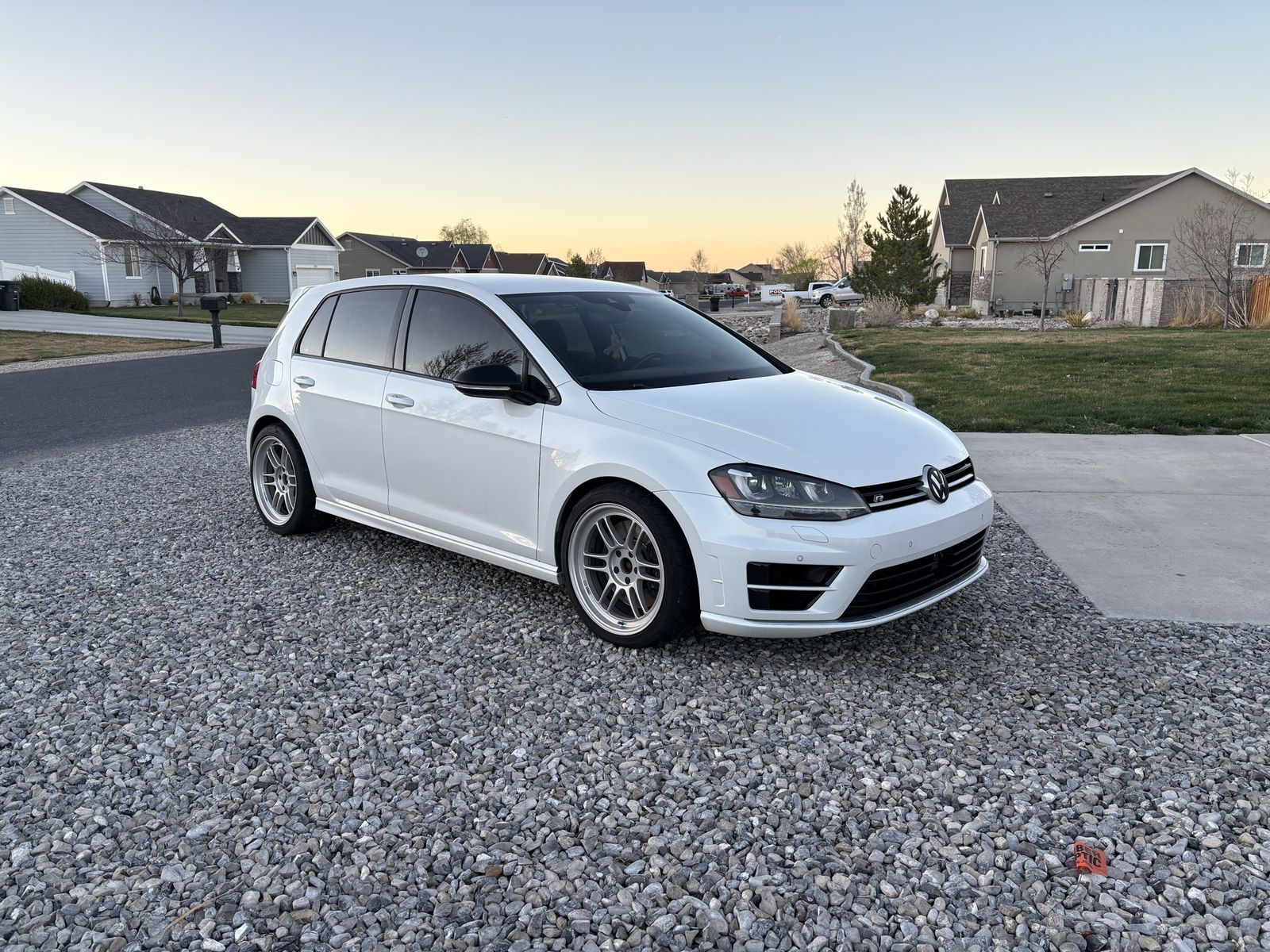 2017 Volkswagen Golf R w/DCC and Navigation