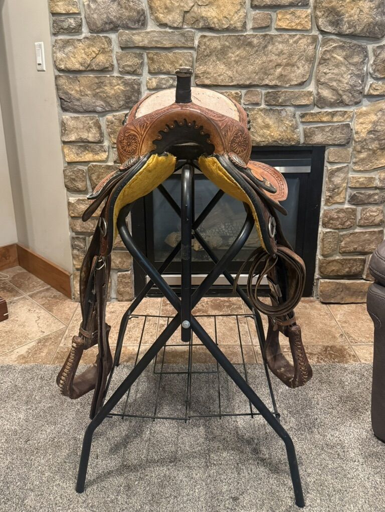 Double TT Saddlery Barrel Saddle