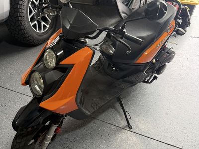 2021 DAIX 150cc Scooter - Orange/Black - Low Miles - Great Commuter