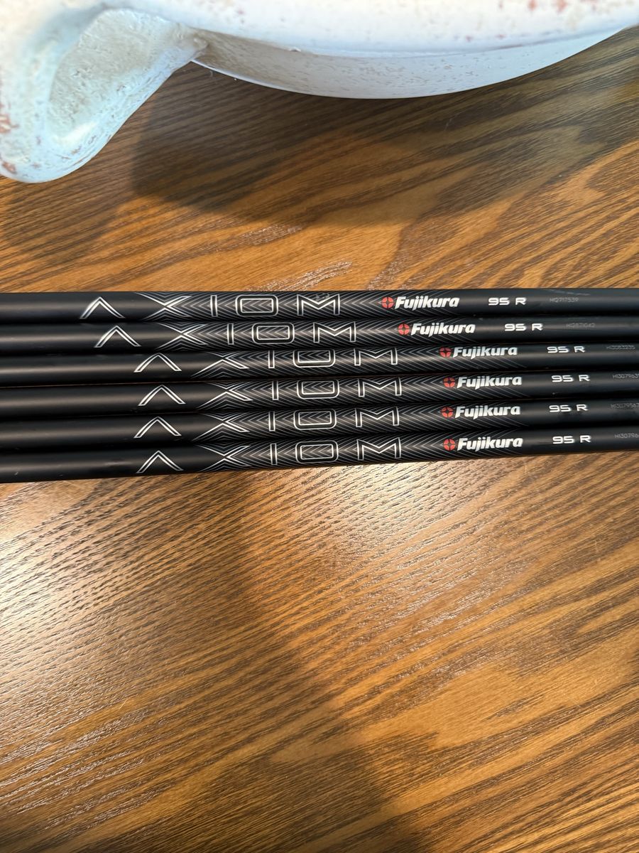 New Fujikura Axiom Velocore Graphite Iron shafts 95 Regular Flex 6 Shaft Set
