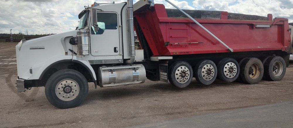 2015 Kenworth T800 Dump Truck