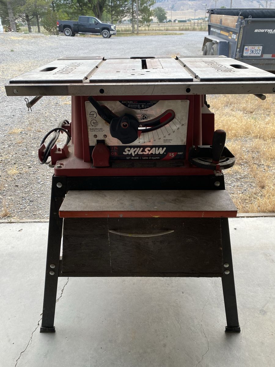 Skilsaw 3305 10" Blade 15 Amp Table Saw with Stand