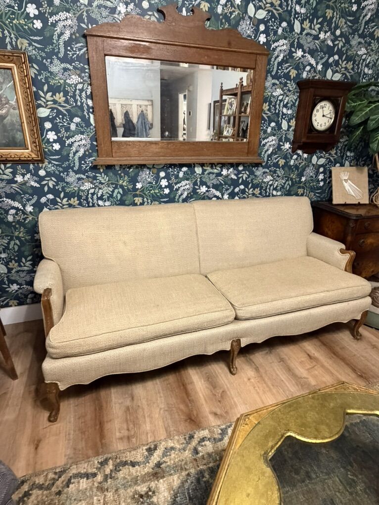 Vintage Couch Free Delivery