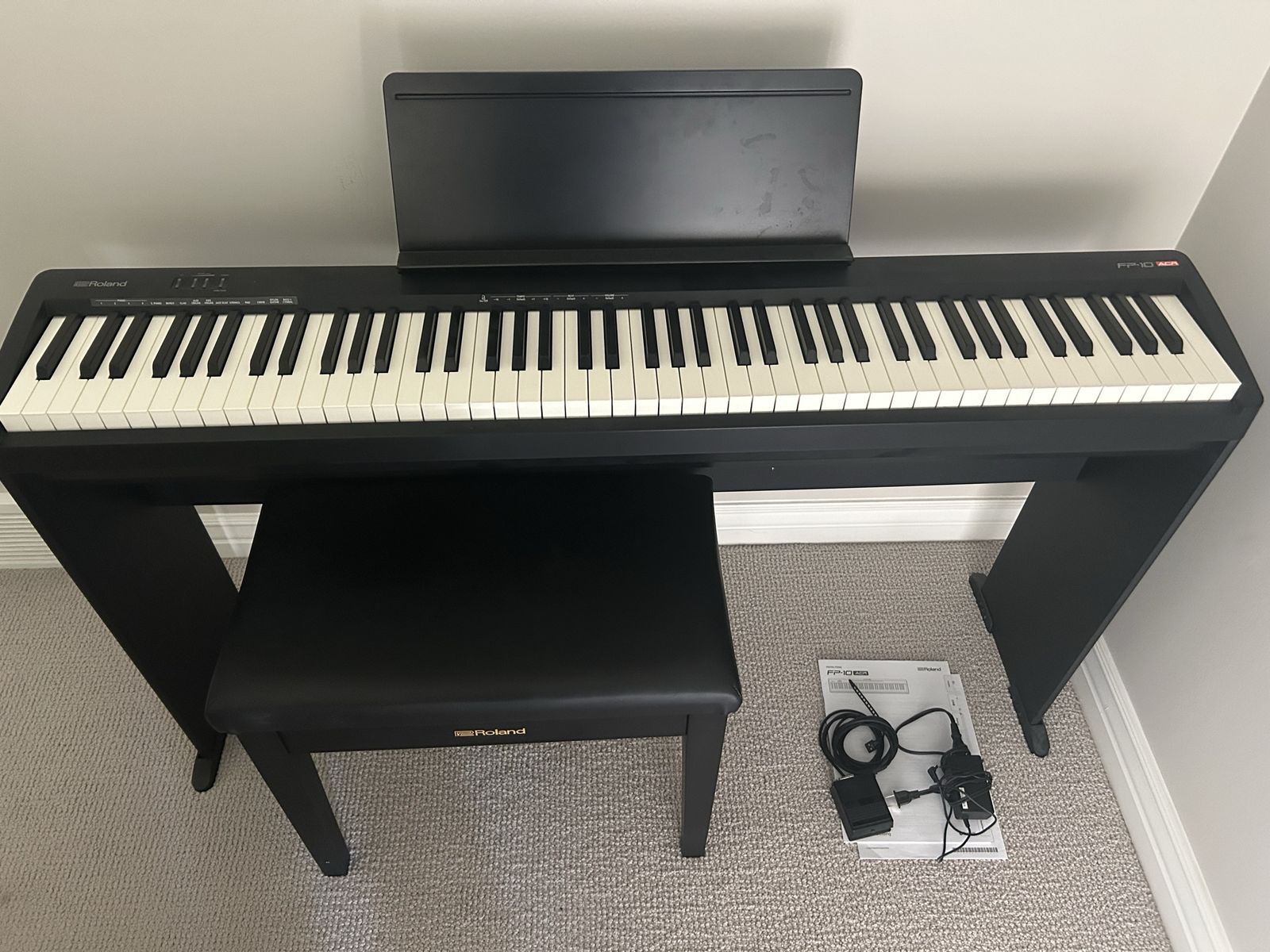 Roland FP-10 ACR Piano