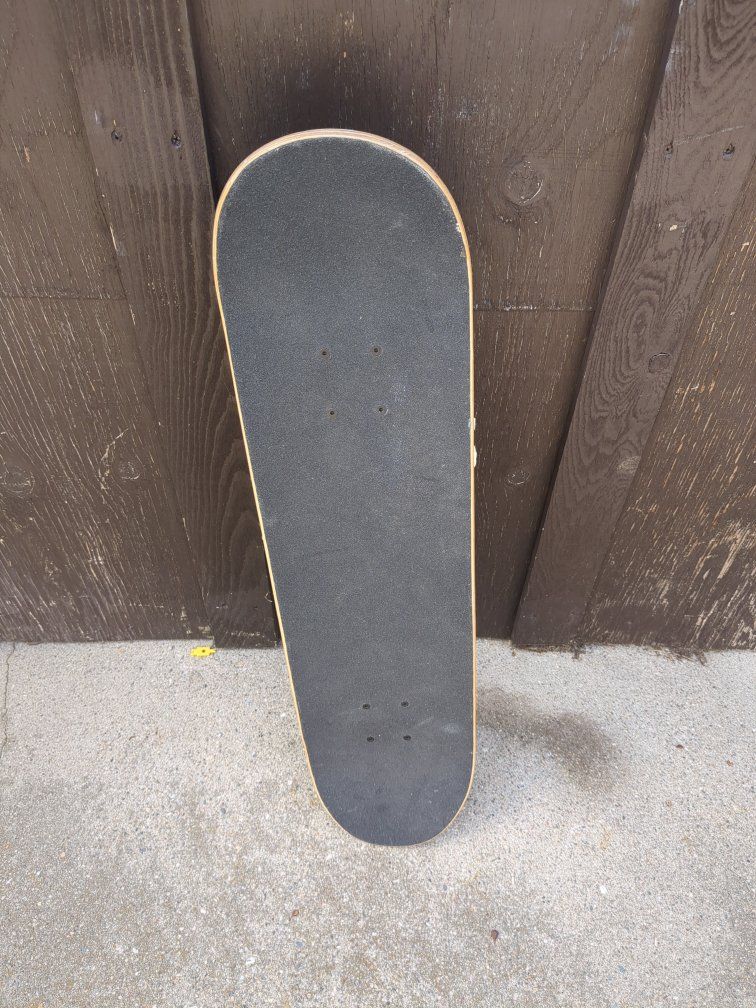 Millenniuem Falcon Star wars Skateboard 