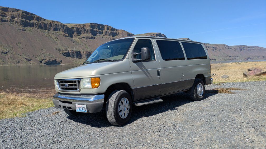 2005 Ford E-Series E-350 SD Chateau