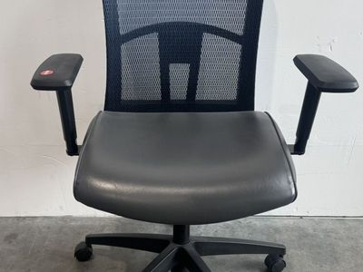 Global Vion Rolling Task Chair