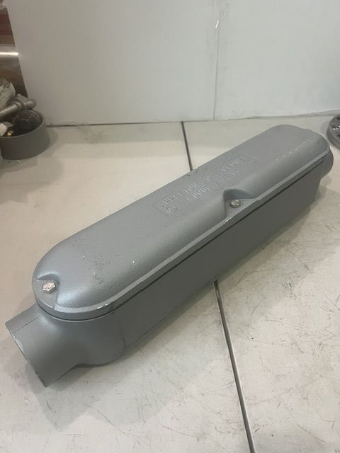 Appleton 2-1/2" Conduit Body Mogul 63