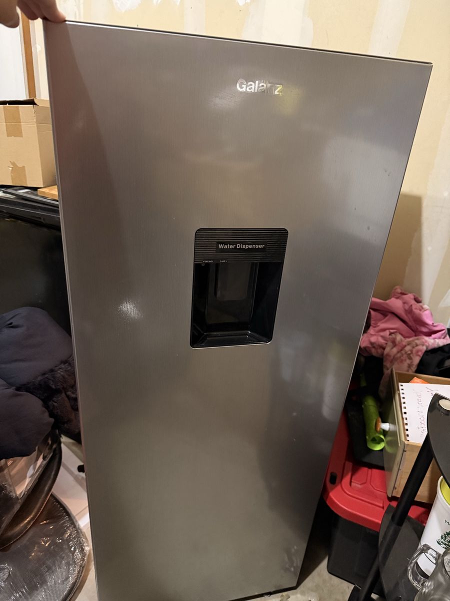 Galanz 6.5 cu ft Compact Refrigerator — Excellent Condition