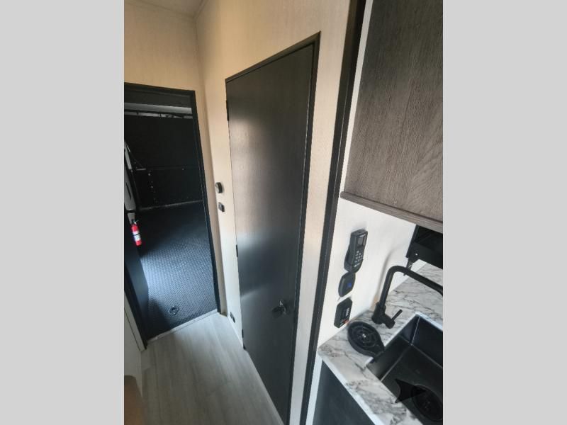 Main image 30