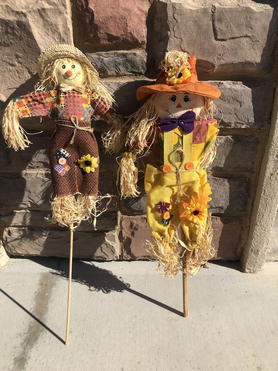Scarecrow Yard Decor – Set of 2