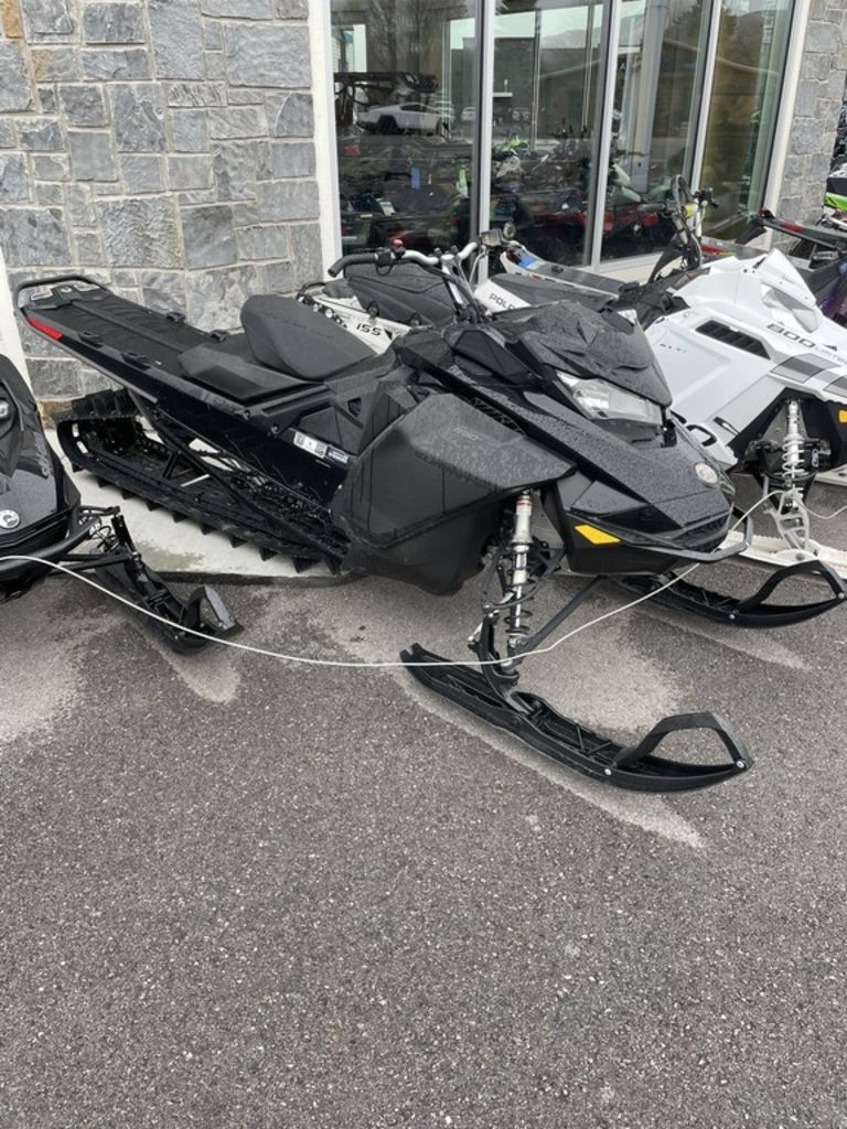 2022 Ski-Doo Summit® SP® Rotax® 850 E-TEC® 165 SS