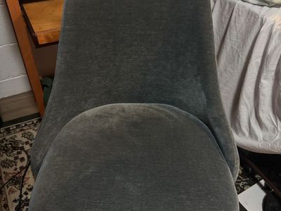 Swivel Office Chair in Grey Upholstery with Chrome Base - Adjustable Height Desk Chair