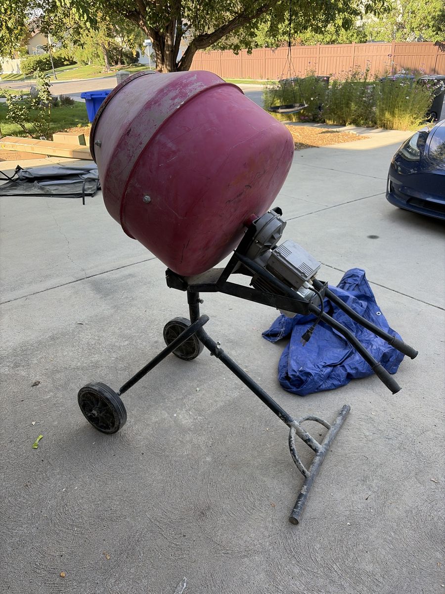 Husky GHM105890 Electric Cement Concrete Mixer 0.5 HP 110 lb