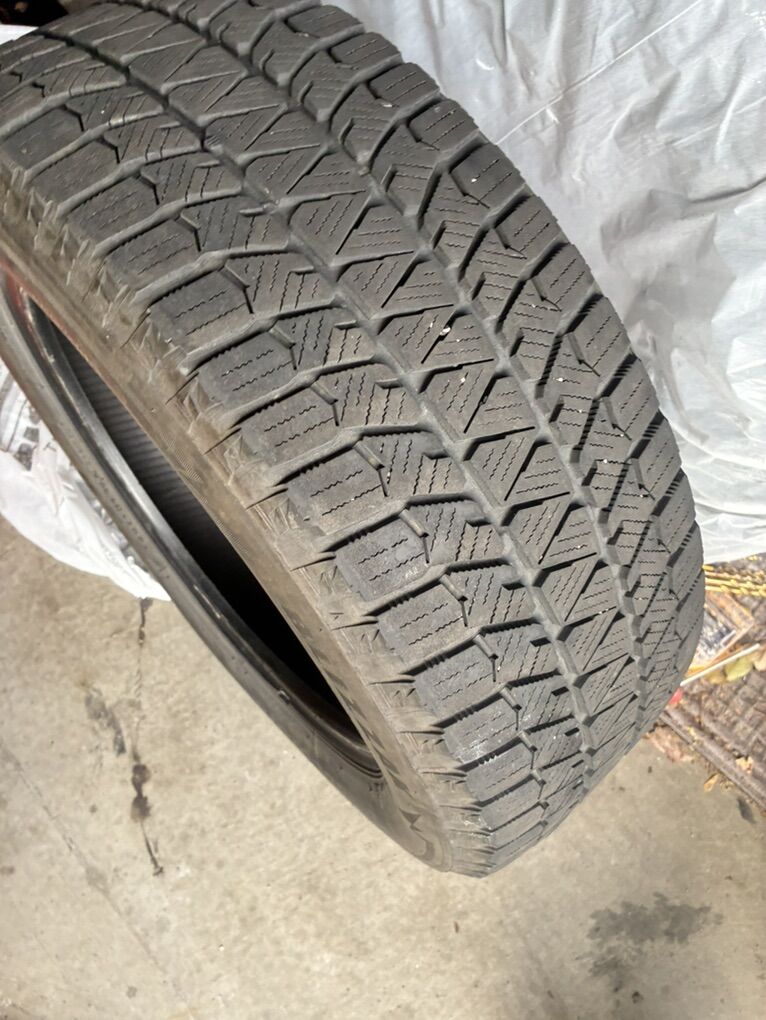 2 Bridgestone Blizzak 205/60/r16