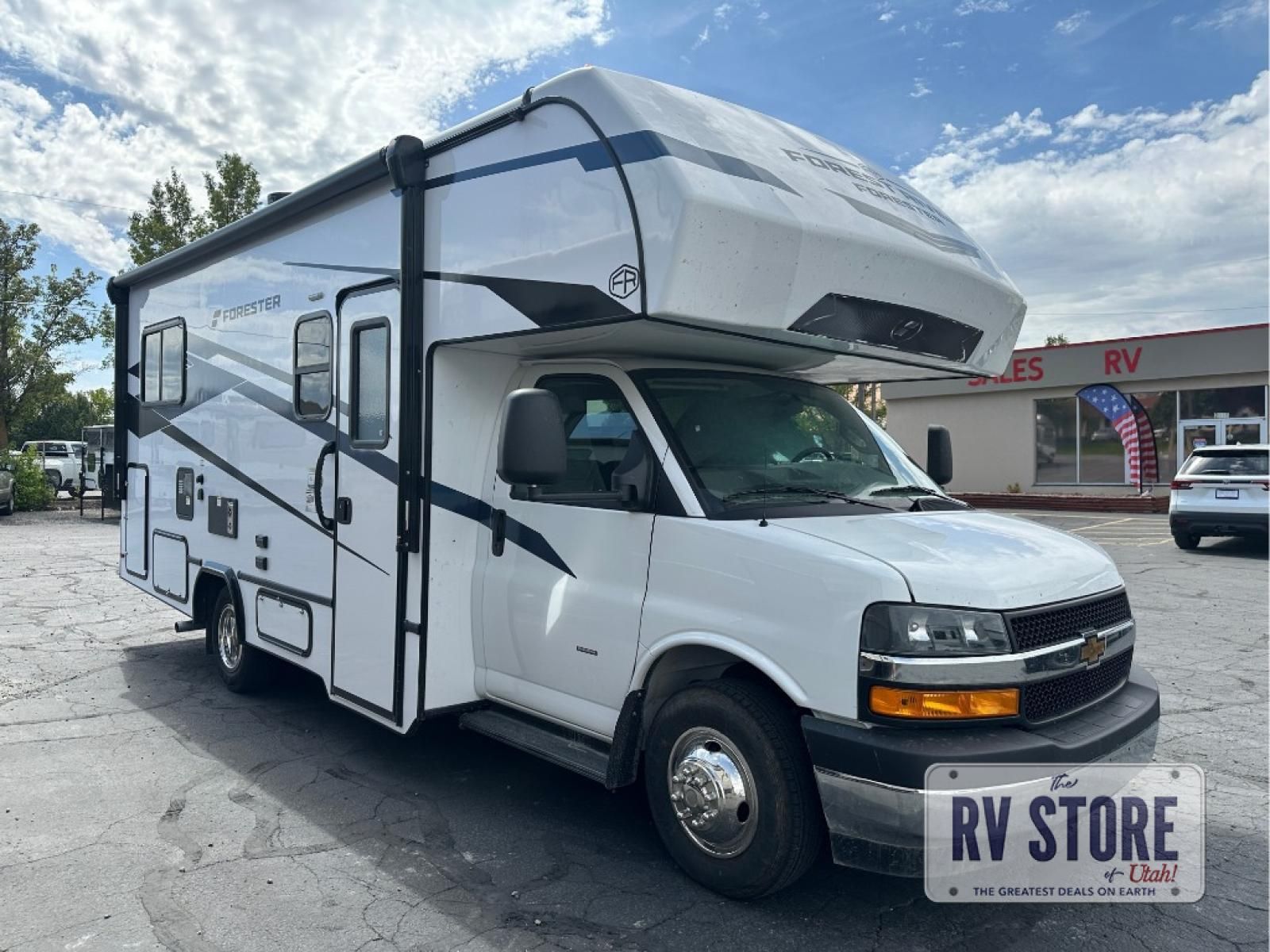2027 Forest River RV Forester LE 2151SLE Ford Motor Home Class C Bunk Over Cab|U Shaped Dinette