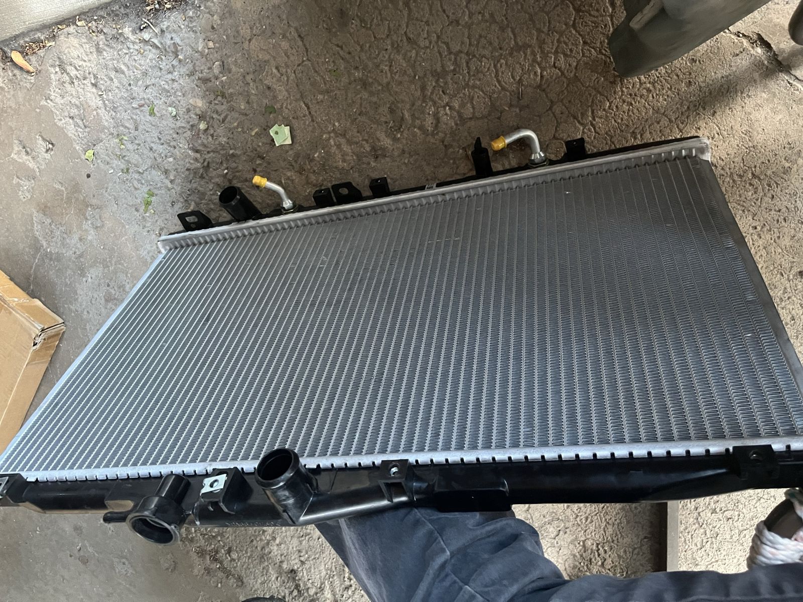 Brand New Radiator 03-07 Honda accord