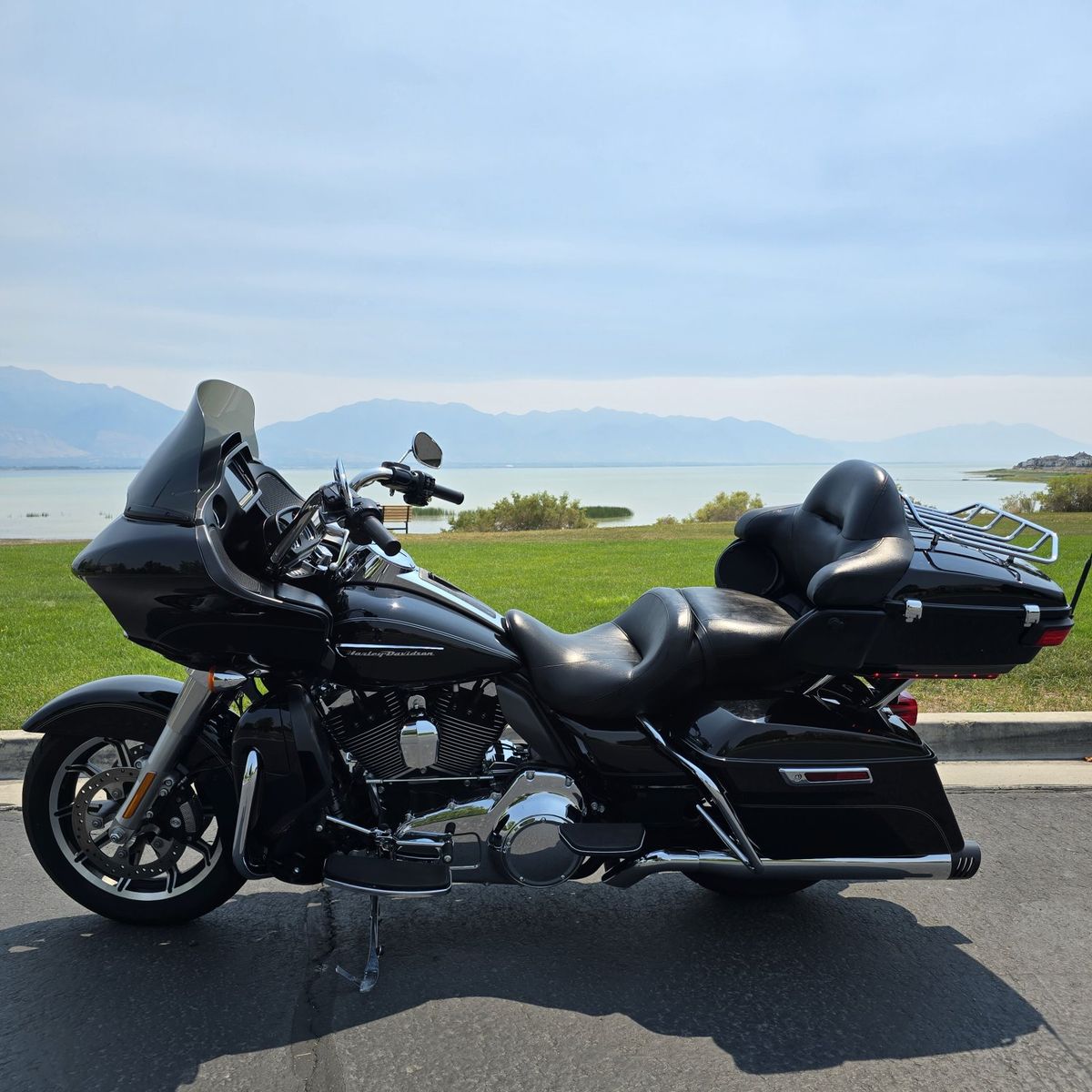 Harley-Davidson Road Glide Ultra Touring Motorcycle - Black - 17,575 Miles