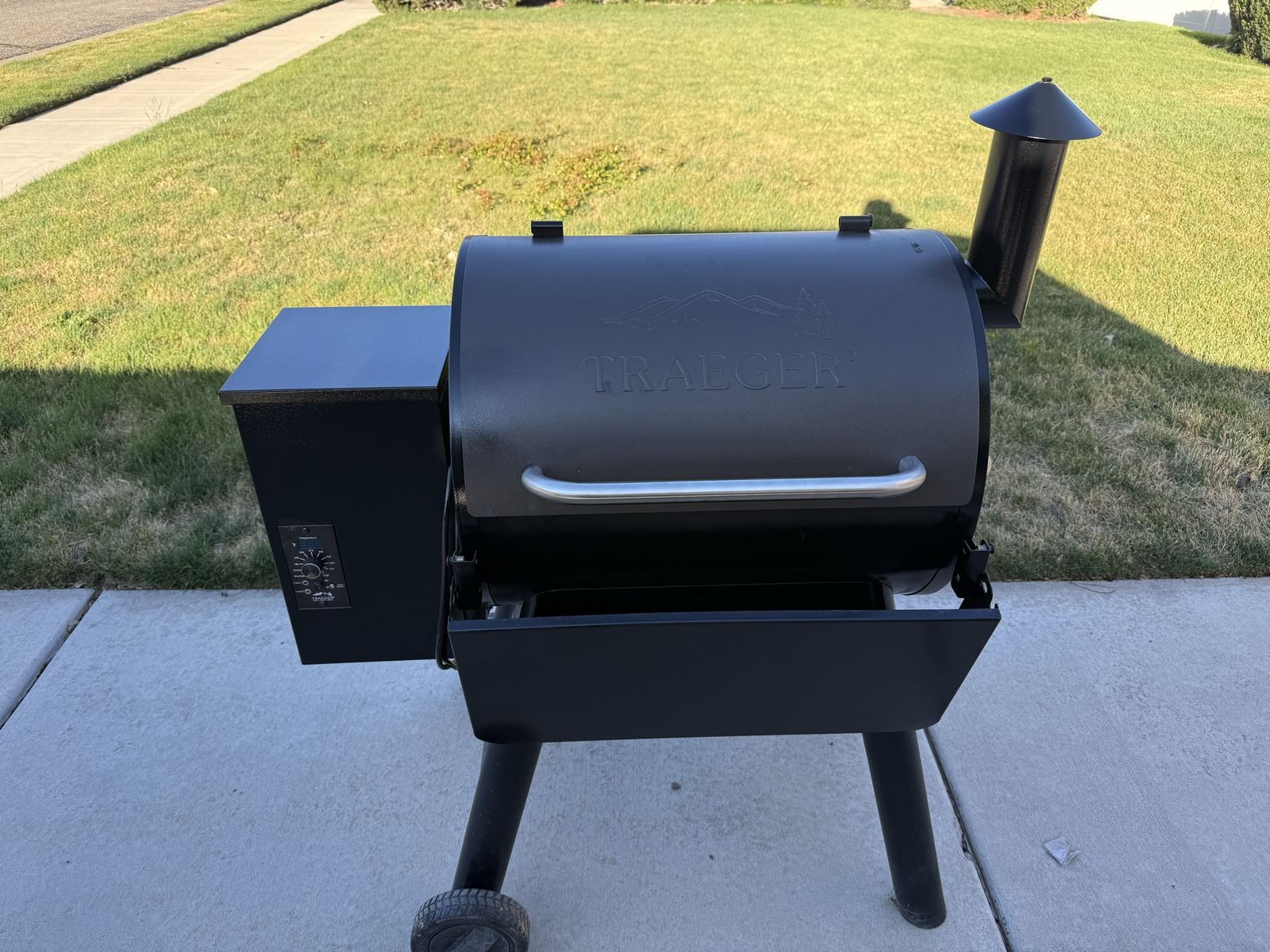 Traeger Pro Series 22 Wood Pellet Grill & Smoker - Black - Excellent Condition