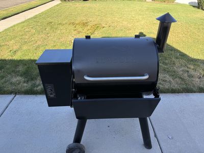 Traeger Pro Series 22 Wood Pellet Grill & Smoker - Black - Excellent Condition