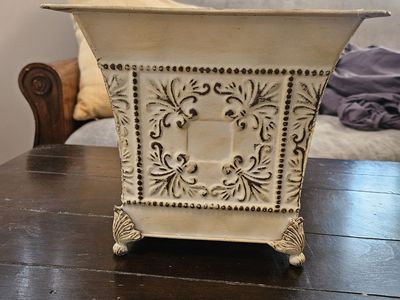 Cream metal planter, vintage.