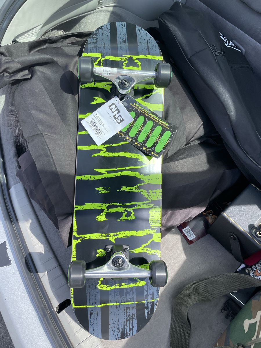 Creature Complete Skateboard Black and Green New with Tags NHS
