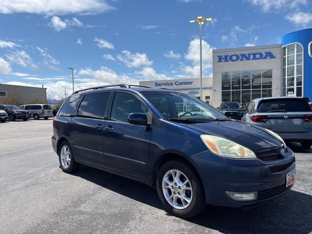 2004 TOYOTA SIENNA XLE