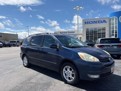 2004 TOYOTA SIENNA XLE
