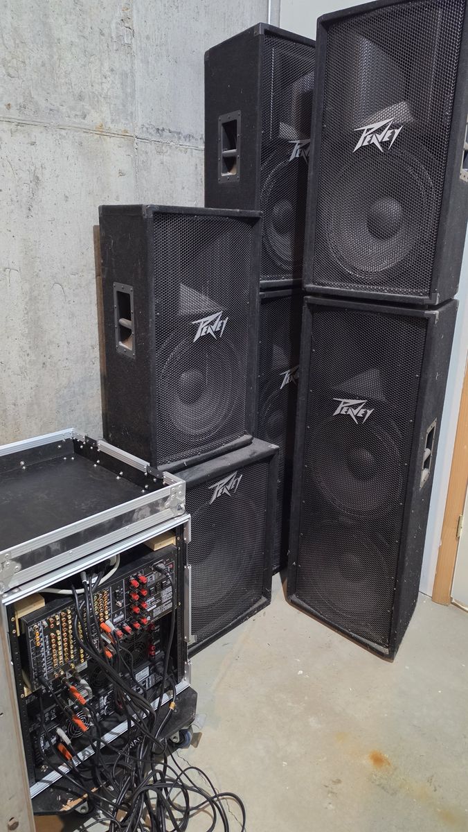 Complete 5.1 3000-Watt PA System. Peavey PV 115, PV 118, and PV 215 Speaker Set with Rack Gear