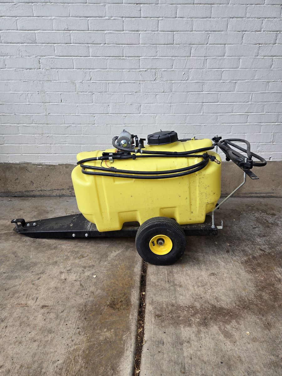 John Deere 25 Gal Sprayer