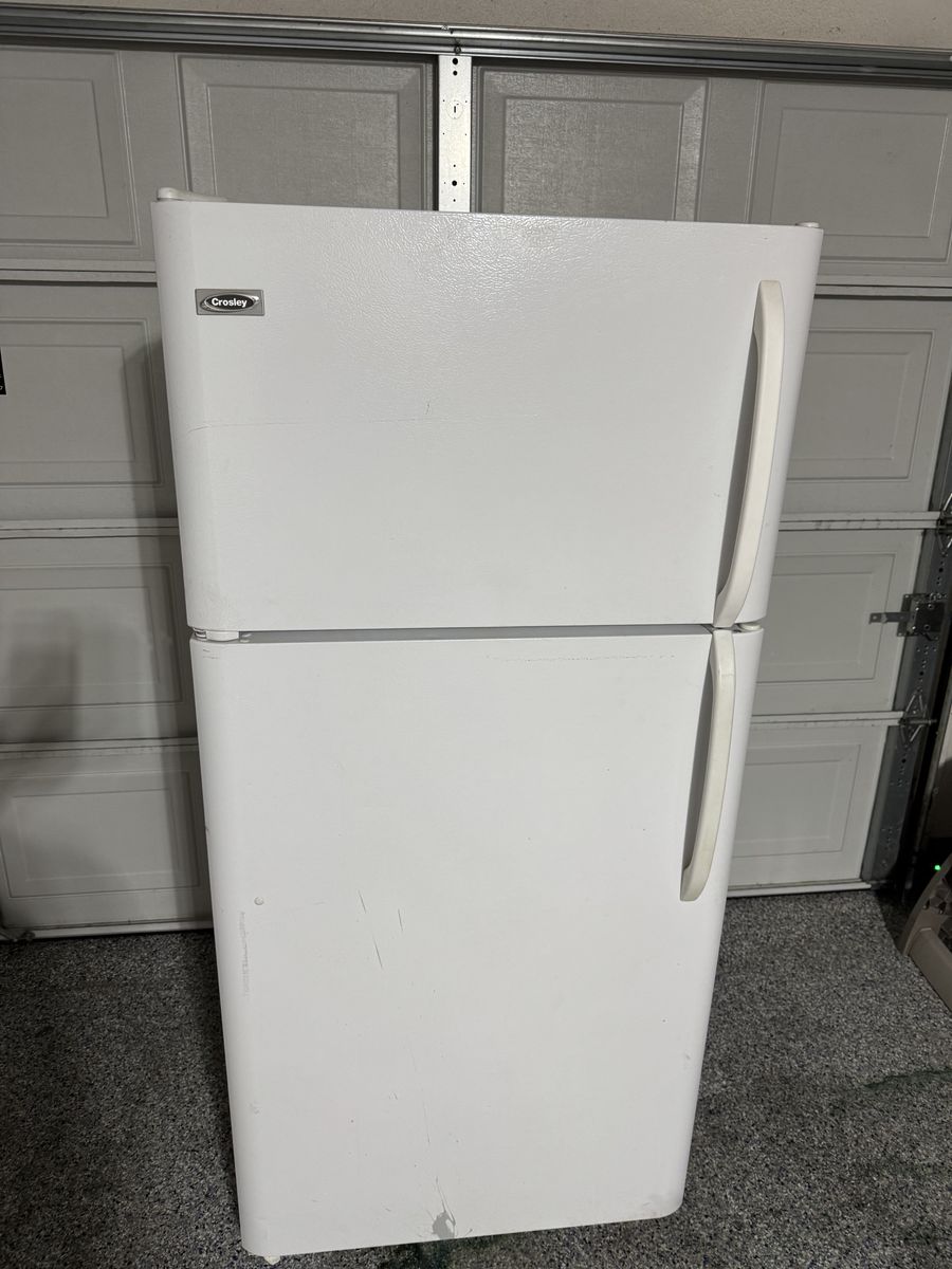 Crosley Kitchen Fridge/Freezer - $250