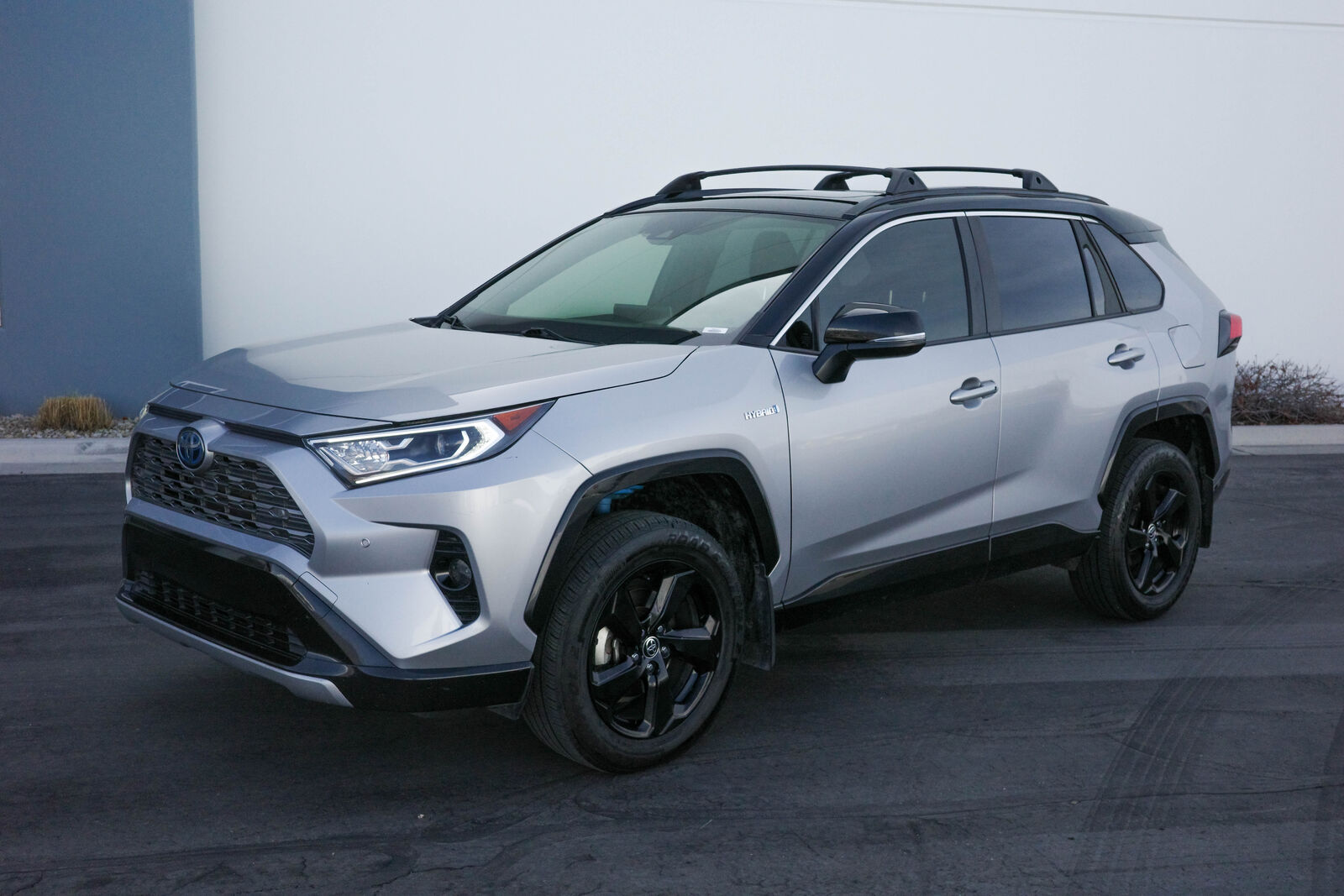 2020 TOYOTA RAV4 XSE