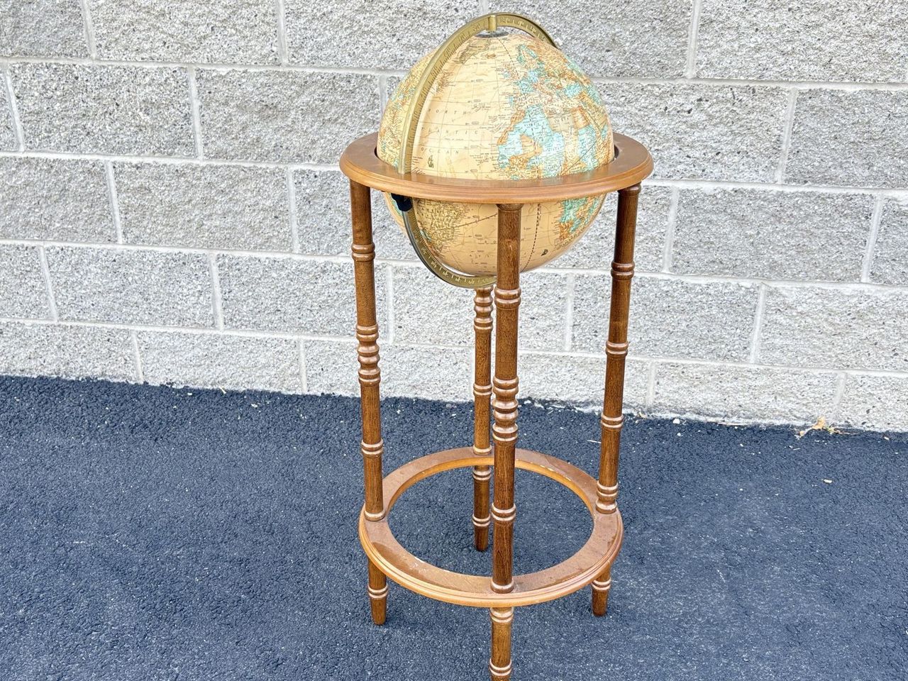 Main image 1