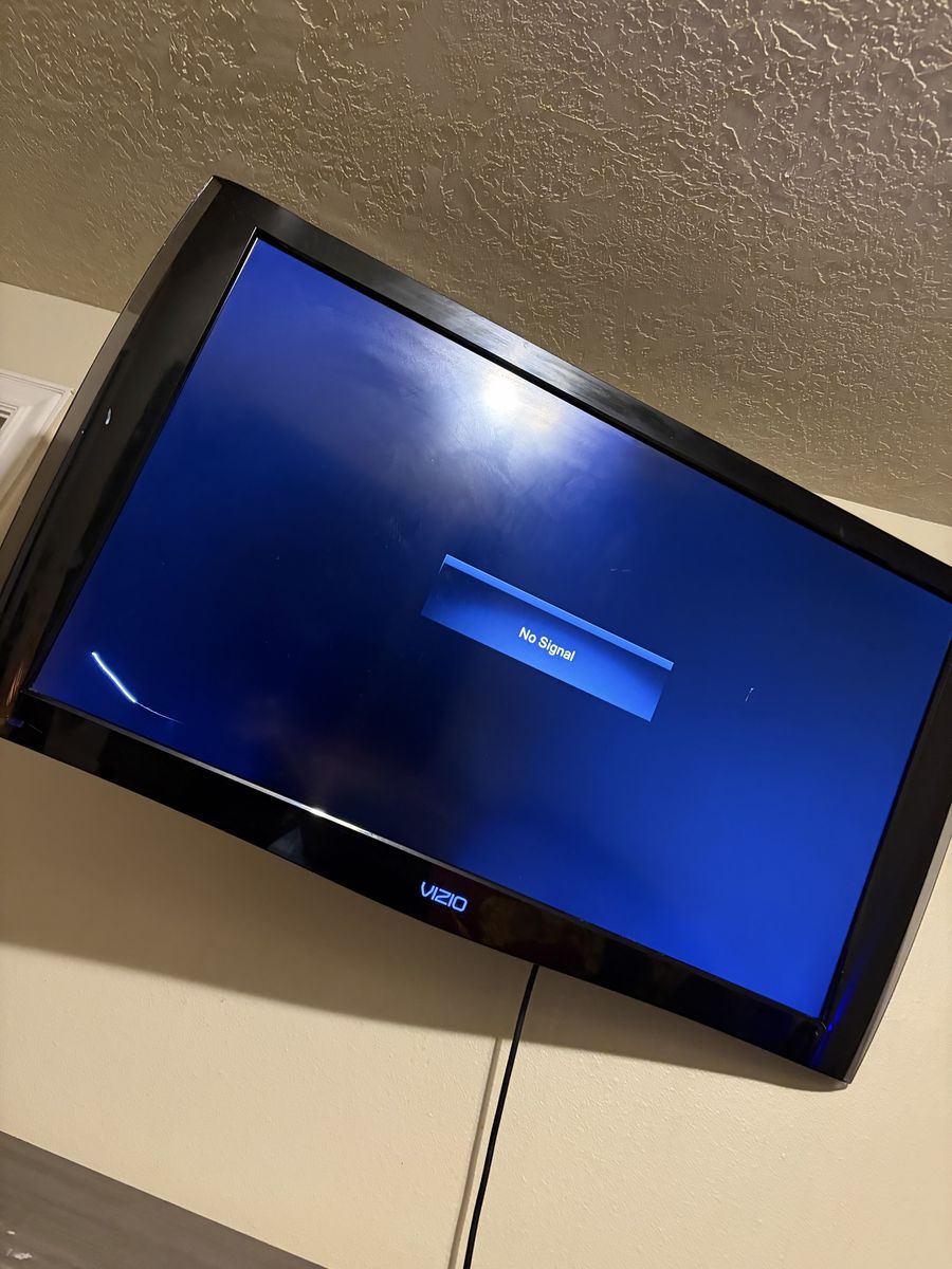 Vizio Tv and Wall mount