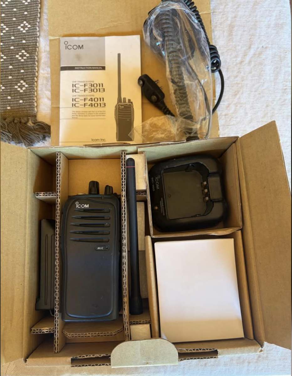 ICOM IC-F3011 Two-Way Radio with mic